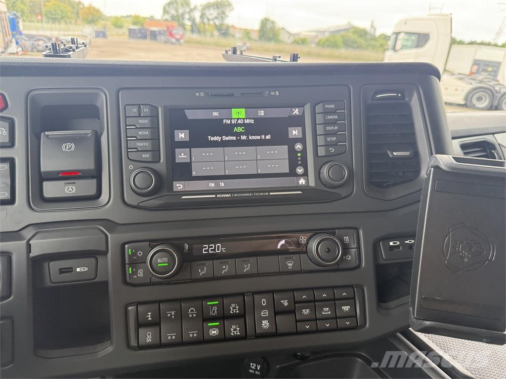 Scania 660S 6x2 Boogie Tractor Units