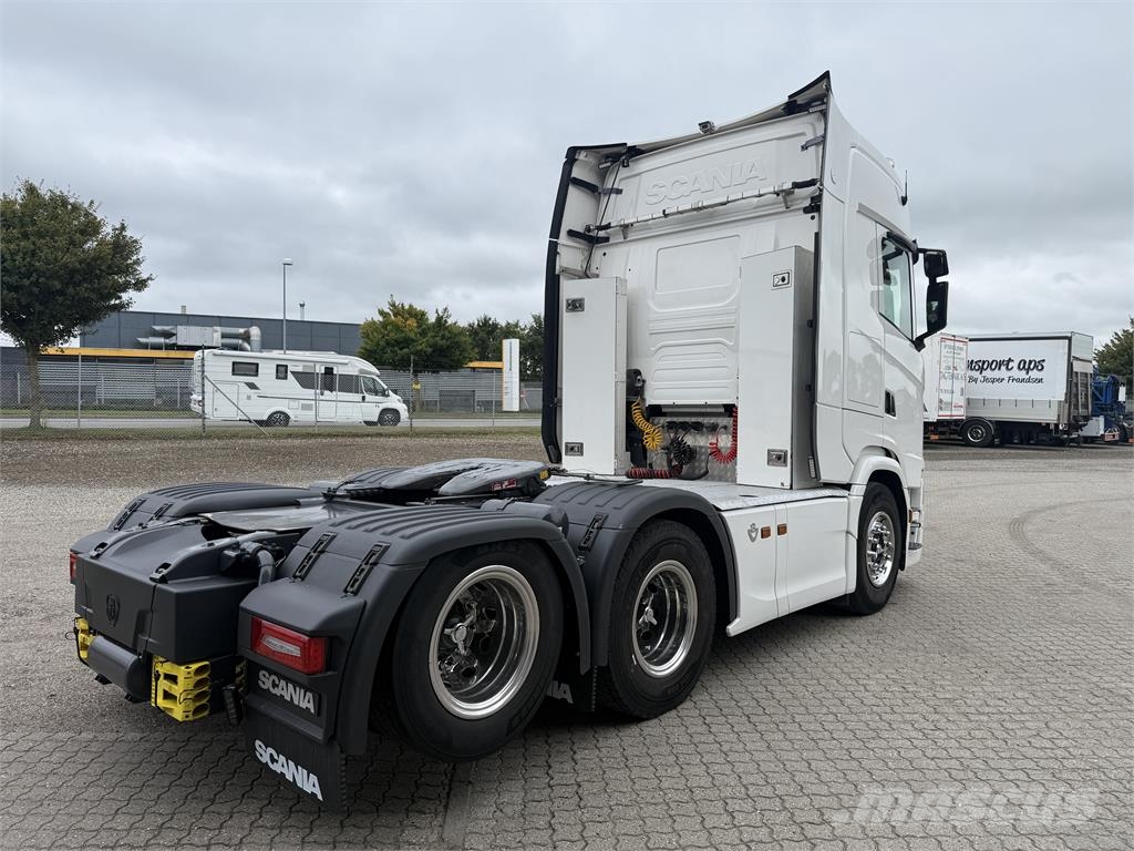 Scania 660S 6x2 Boogie Tractor Units