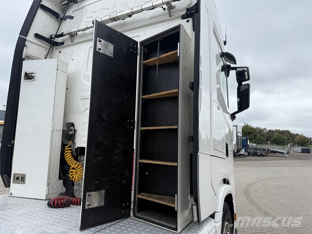 Scania 660S 6x2 Boogie Tractor Units