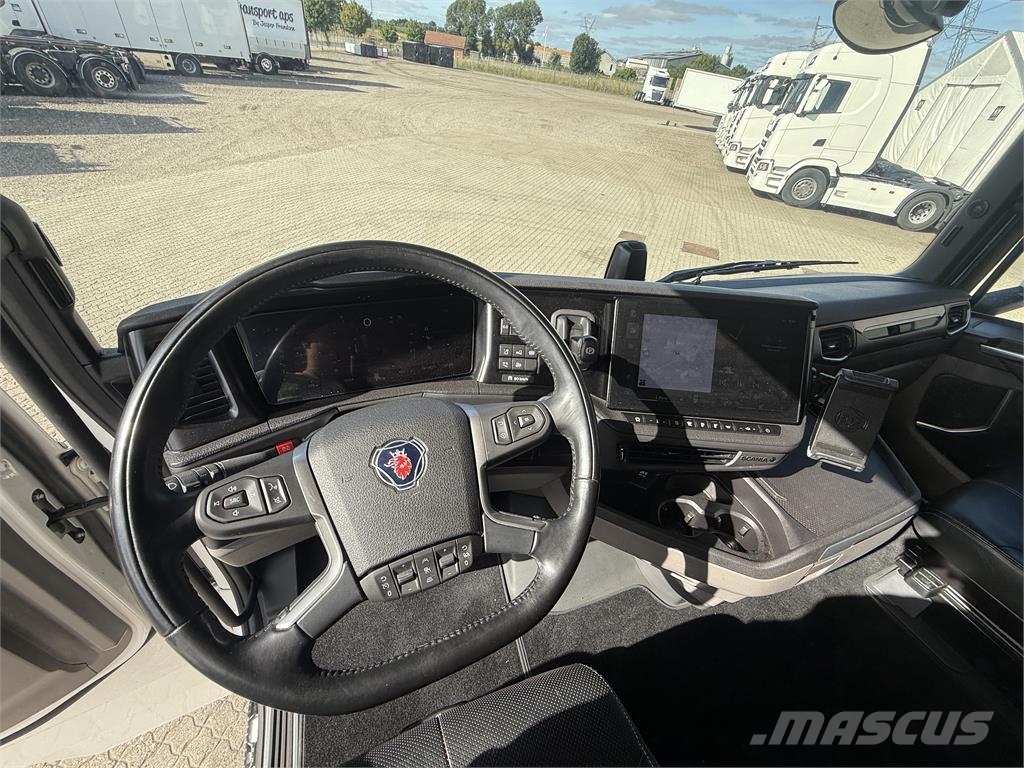 Scania 770S 6x2 boogie Vilcēji
