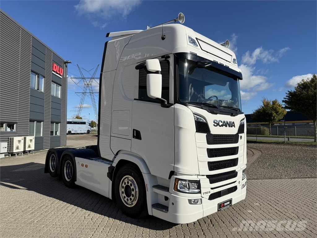 Scania 770S 6x2 boogie Naudoti vilkikai