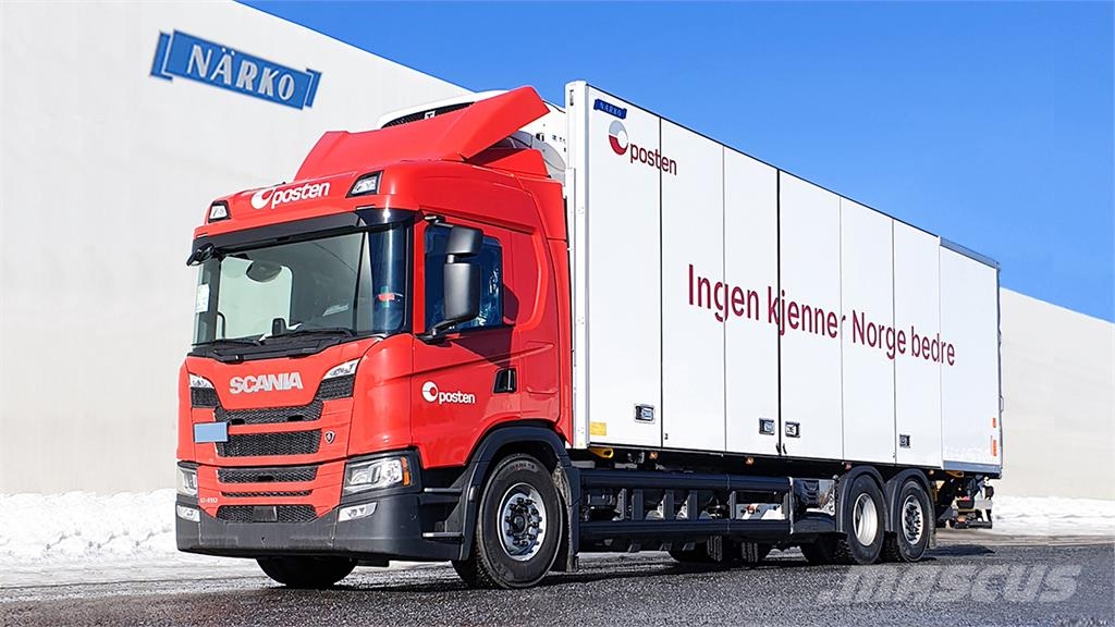 Scania Boksopbygning med sideåbning Camiones con caja de remolque