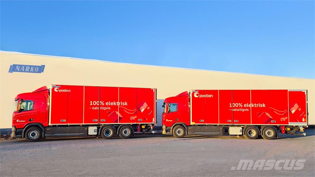 Scania Boksopbygning med sideåbning Camiones con caja de remolque