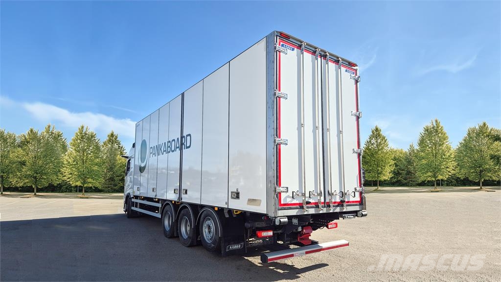Scania Boksopbygning med sideåbning Camiones con caja de remolque