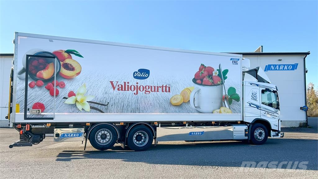 Scania Boksopbygning med sideåbning Camiones con caja de remolque