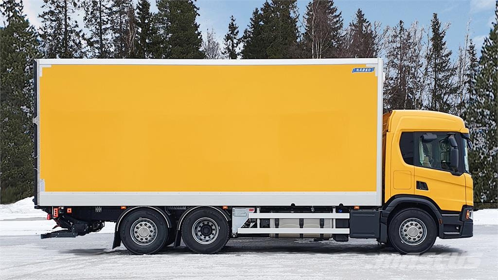 Scania Boksopbygning med sideåbning Camiones con caja de remolque