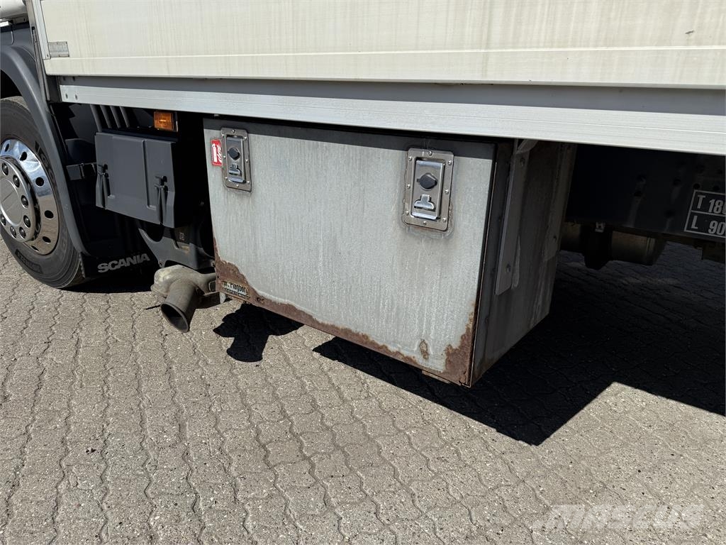 Scania G370 4x2 fraglads opbygning Elhúzható ponyvás