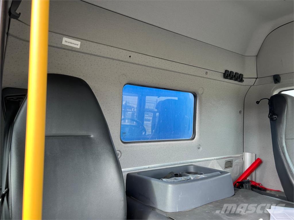 Scania P320 Box body trucks