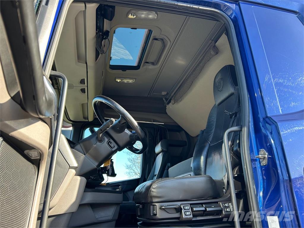 Scania R500 Knæklad med sovekabine Járműszállítók