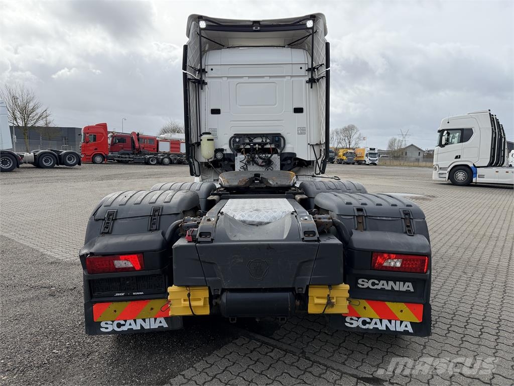 Scania R580 V8 6x4 tandem Nyergesvontatók