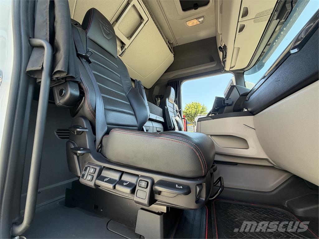 Scania R660 6x2 Boogie Tegljači