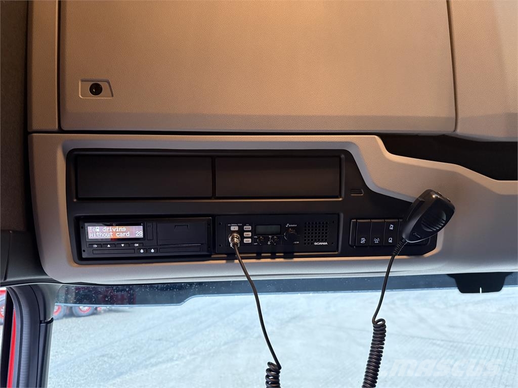 Scania S460 4x2 Mega KL 2 Vetopöytäautot