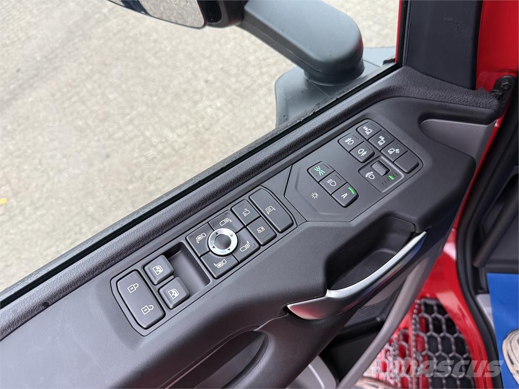Scania S460 4x2 Mega KL 2 Vetopöytäautot