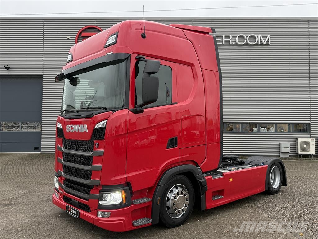 Scania S460 4x2 Mega KL 2 Vetopöytäautot