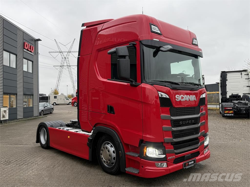 Scania S460 4x2 Mega KL 2 Vetopöytäautot