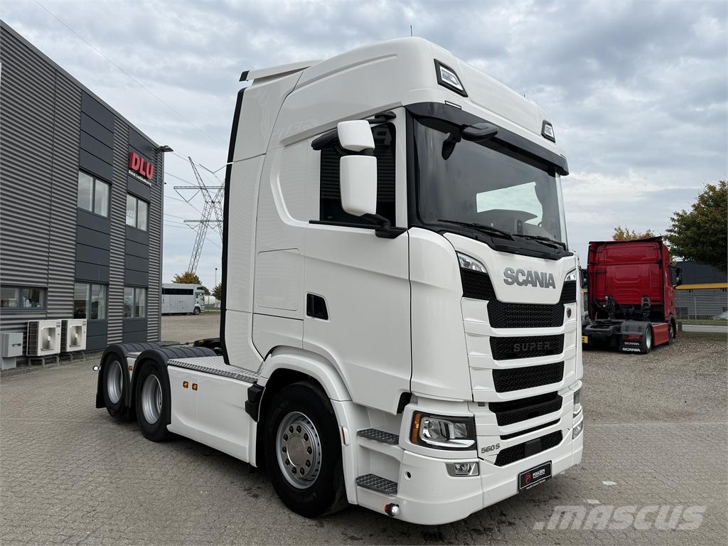 Scania S560 2950 6x2 med hydraulic Tegljači