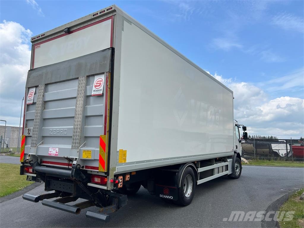 Volvo FE320 foldedørskasse med køl Camiones con caja de remolque