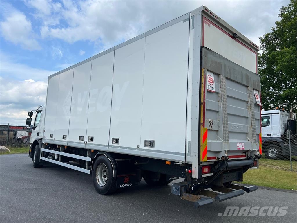 Volvo FE320 foldedørskasse med køl Camiones con caja de remolque