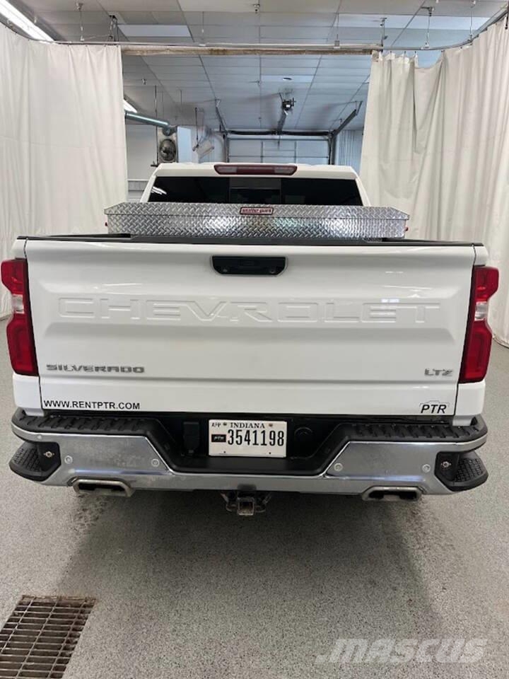 Chevrolet Silverado 1500 皮卡车