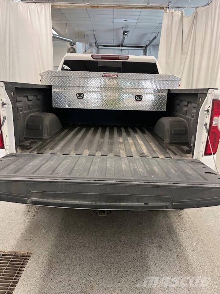 Chevrolet Silverado 1500 皮卡车