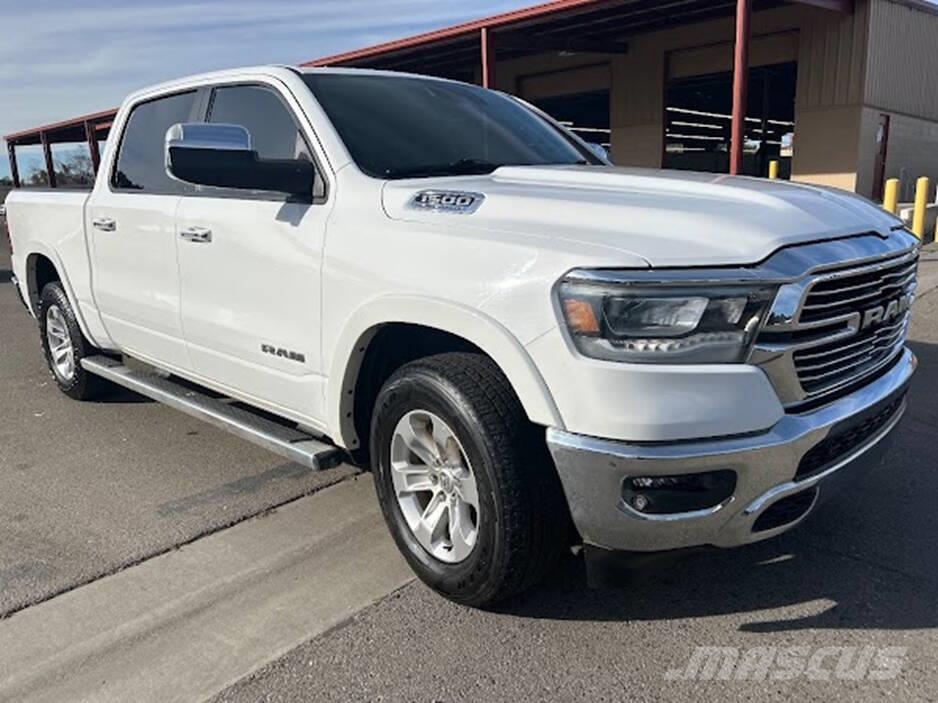 RAM 1500 شاحنات خفيفة/مفصلية الجوانب