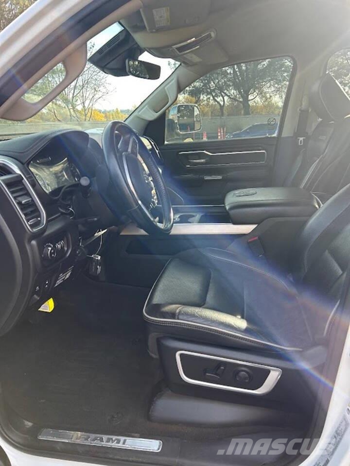 RAM 1500 شاحنات خفيفة/مفصلية الجوانب