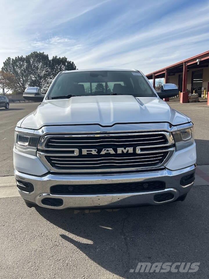 RAM 1500 شاحنات خفيفة/مفصلية الجوانب