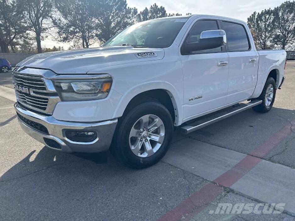 RAM 1500 شاحنات خفيفة/مفصلية الجوانب