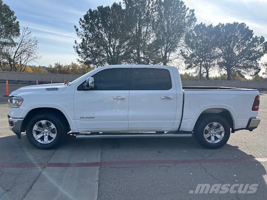 RAM 1500 شاحنات خفيفة/مفصلية الجوانب