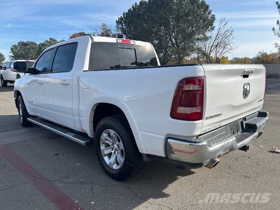 RAM 1500 شاحنات خفيفة/مفصلية الجوانب