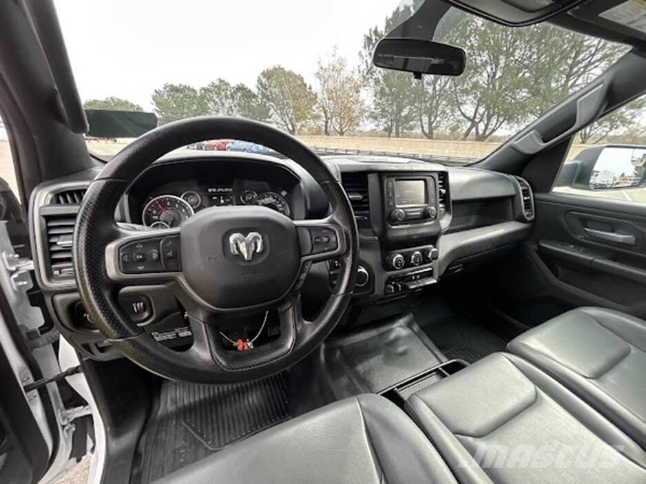RAM 1500 皮卡.傳統半斗卡車/側卸板