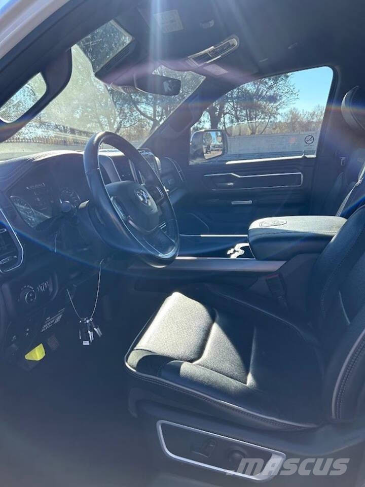 RAM 1500 皮卡.傳統半斗卡車/側卸板