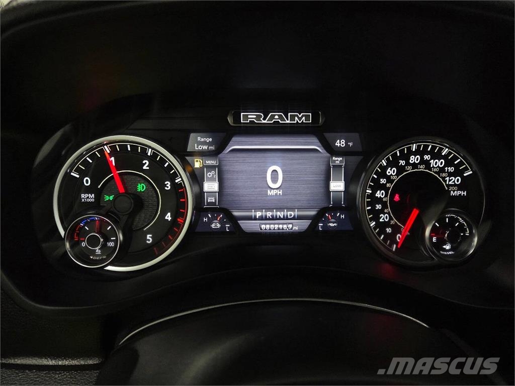 RAM 2500 شاحنات خفيفة/مفصلية الجوانب