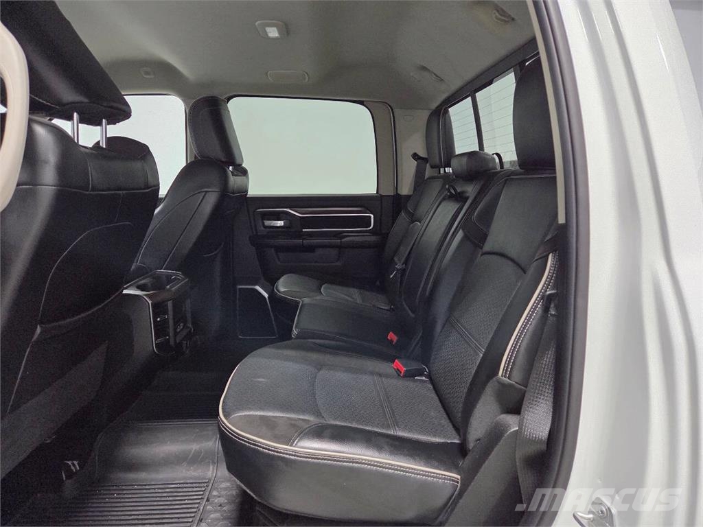RAM 2500 شاحنات خفيفة/مفصلية الجوانب
