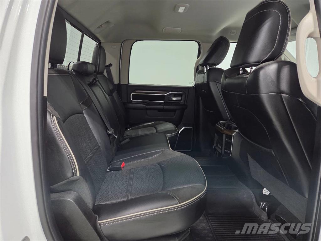 RAM 2500 شاحنات خفيفة/مفصلية الجوانب