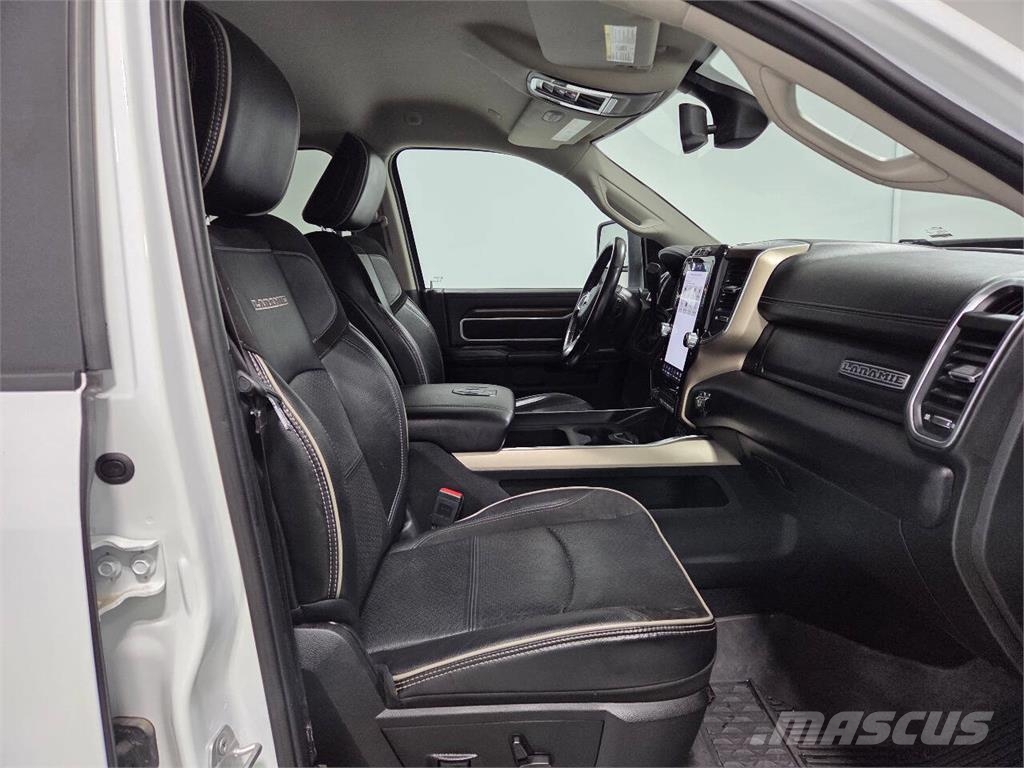RAM 2500 شاحنات خفيفة/مفصلية الجوانب
