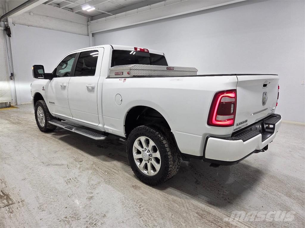 RAM 2500 شاحنات خفيفة/مفصلية الجوانب
