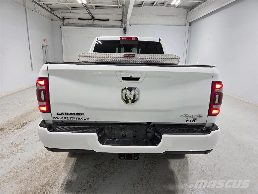 RAM 2500 شاحنات خفيفة/مفصلية الجوانب