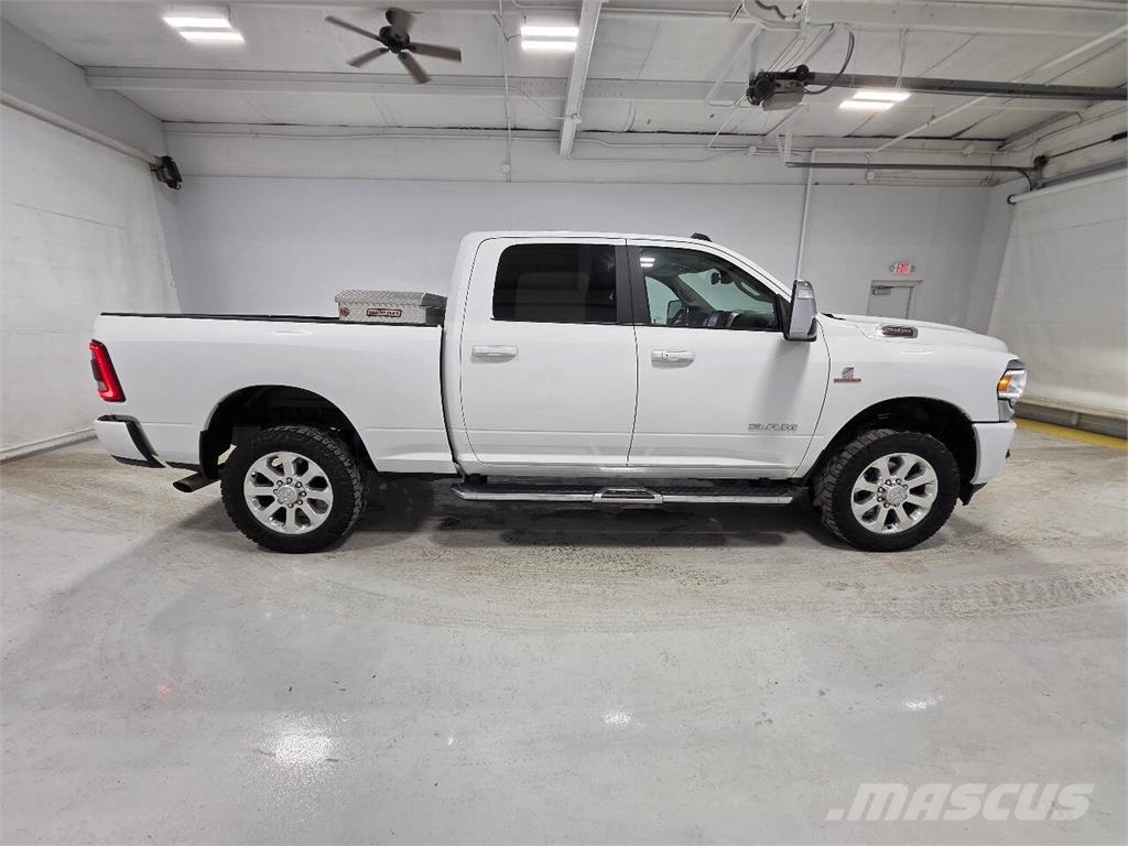 RAM 2500 شاحنات خفيفة/مفصلية الجوانب