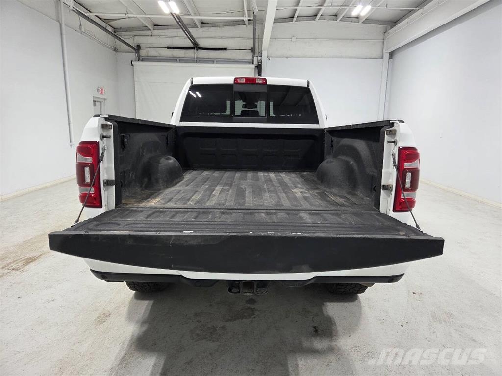 RAM 2500 Furgonetas caja abierta