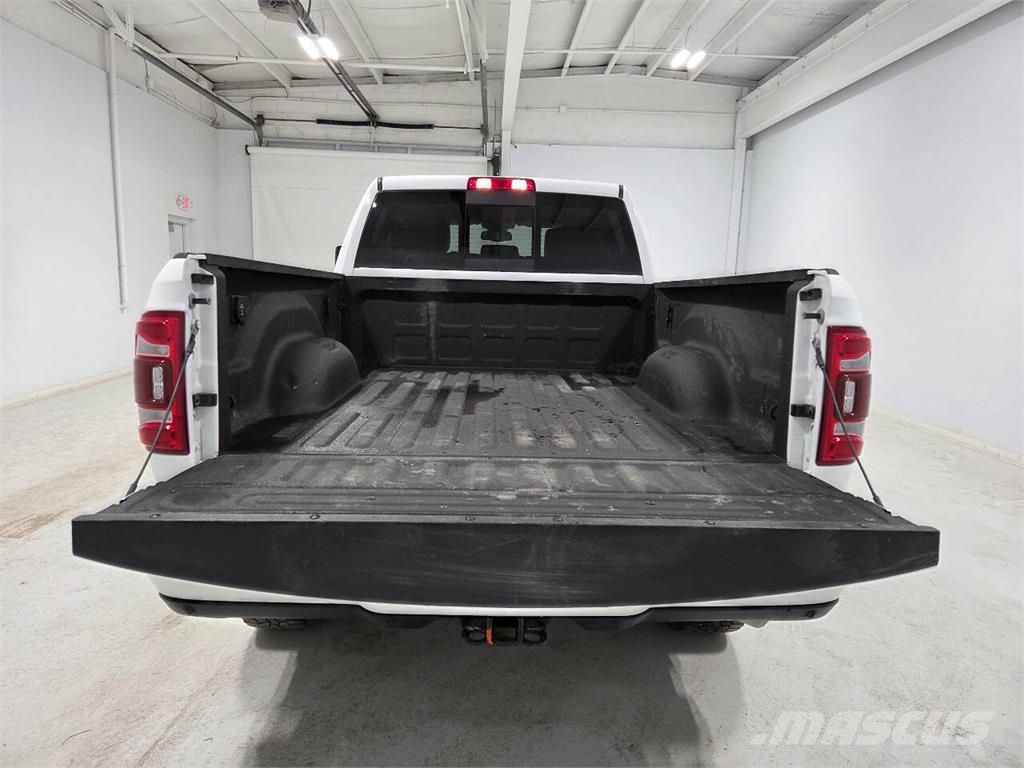 RAM 2500 Furgonetas caja abierta