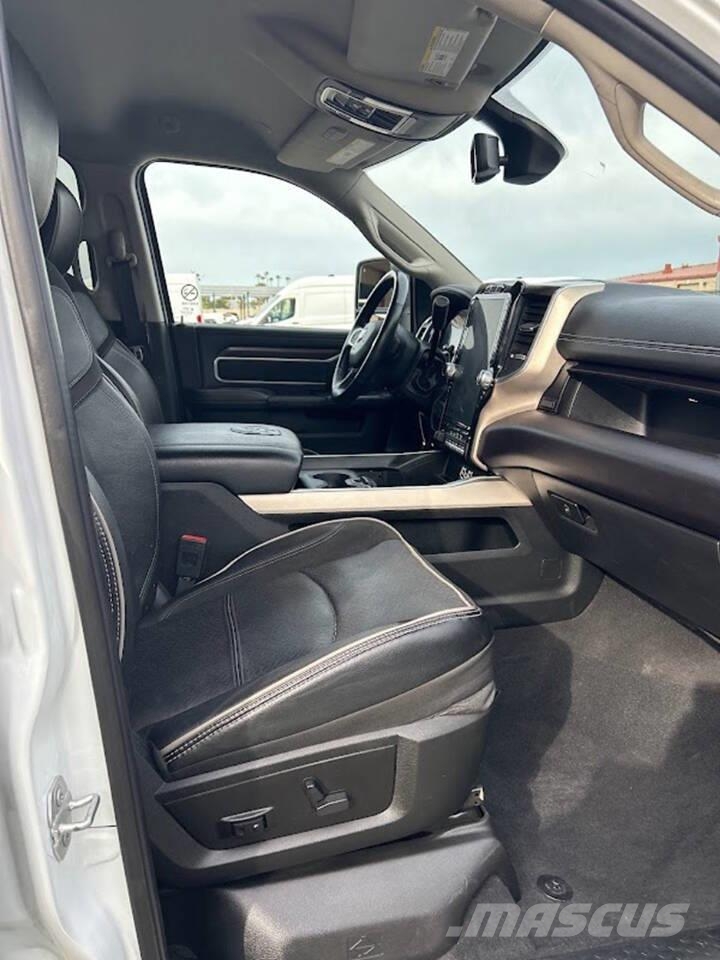 RAM 2500 Бортовые фургоны