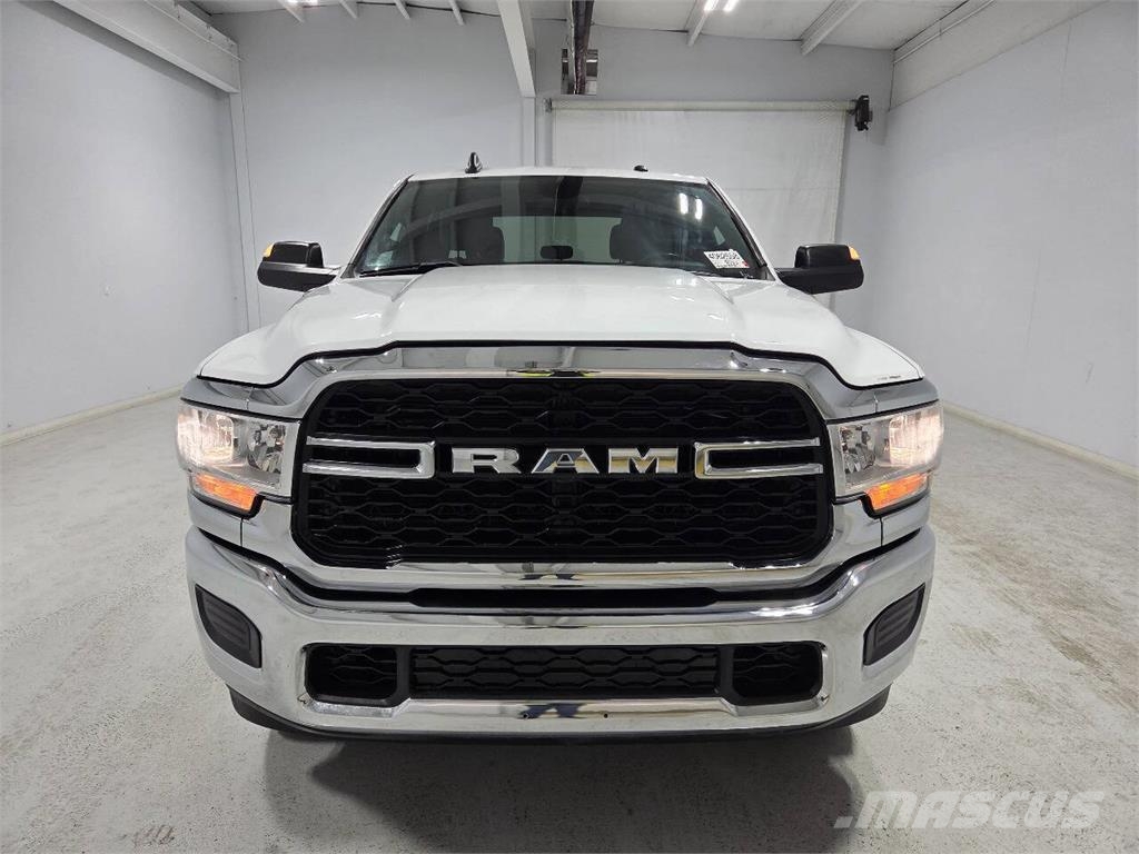 RAM 2500 Furgonetas caja abierta