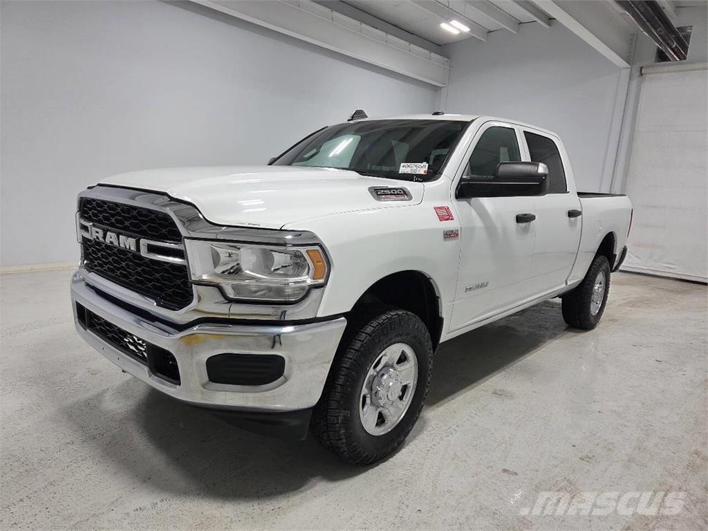 RAM 2500 Furgonetas caja abierta