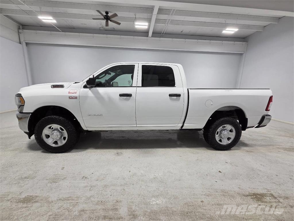 RAM 2500 Furgonetas caja abierta