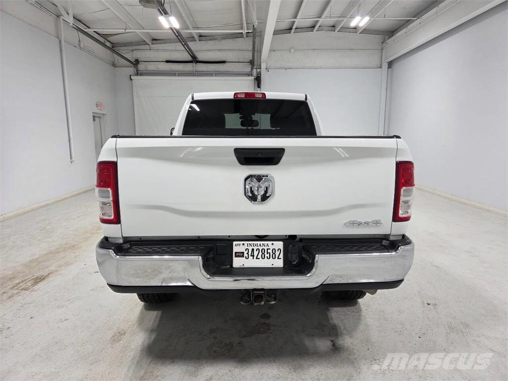RAM 2500 Furgonetas caja abierta