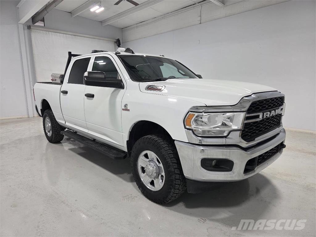 RAM 2500 Furgonetas caja abierta