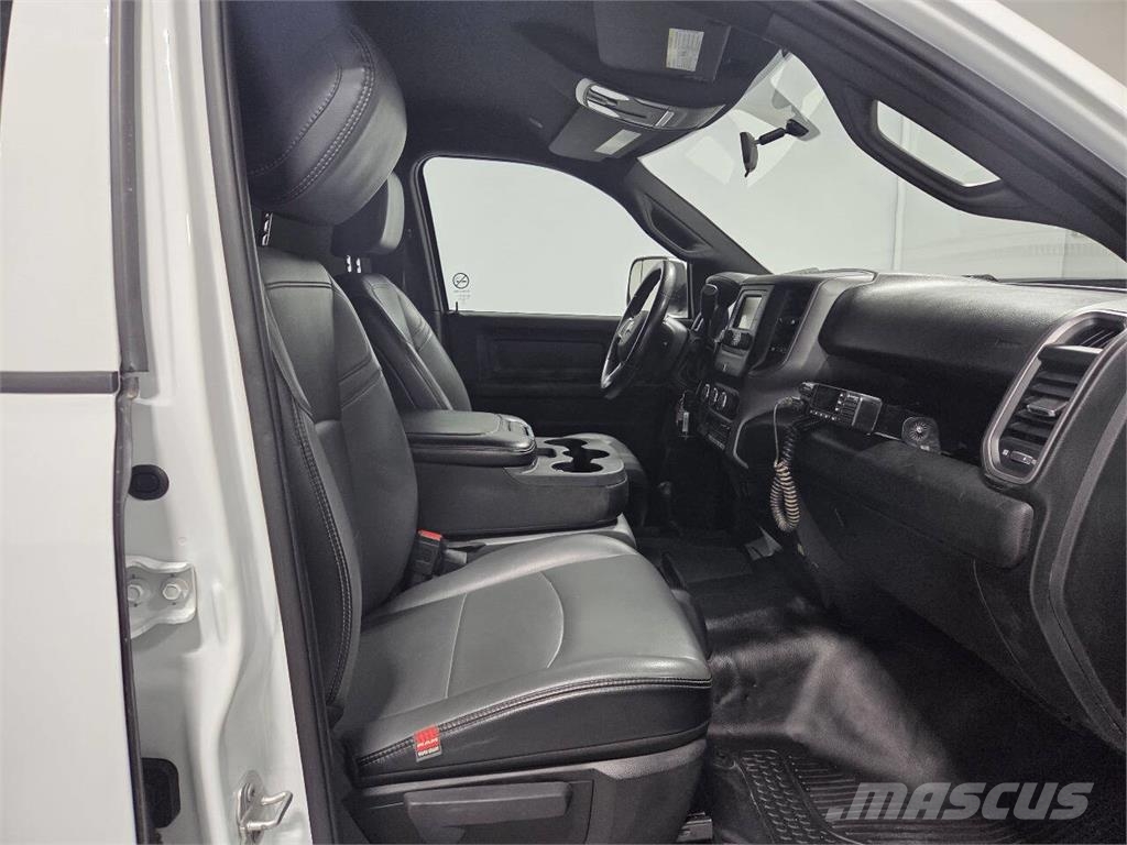 RAM 2500 Furgonetas caja abierta