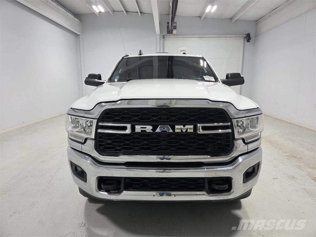 RAM 2500 Furgonetas caja abierta