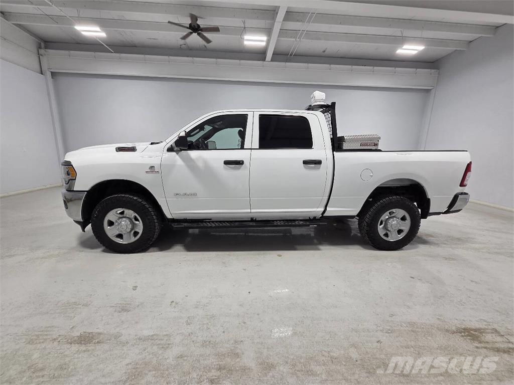 RAM 2500 Furgonetas caja abierta